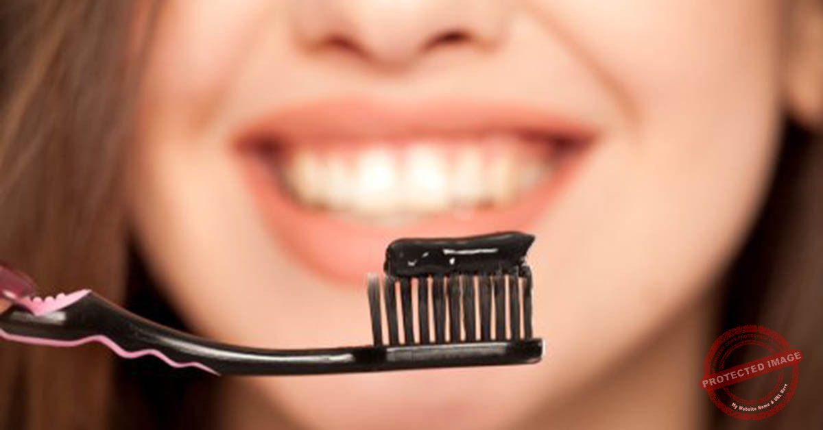 Read more about the article تبييض الأسنان بالفحم