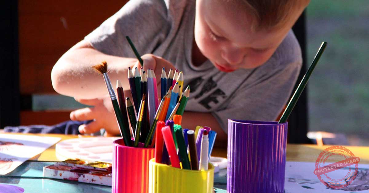 Read more about the article كيف تشجعي طفلك على الرسم