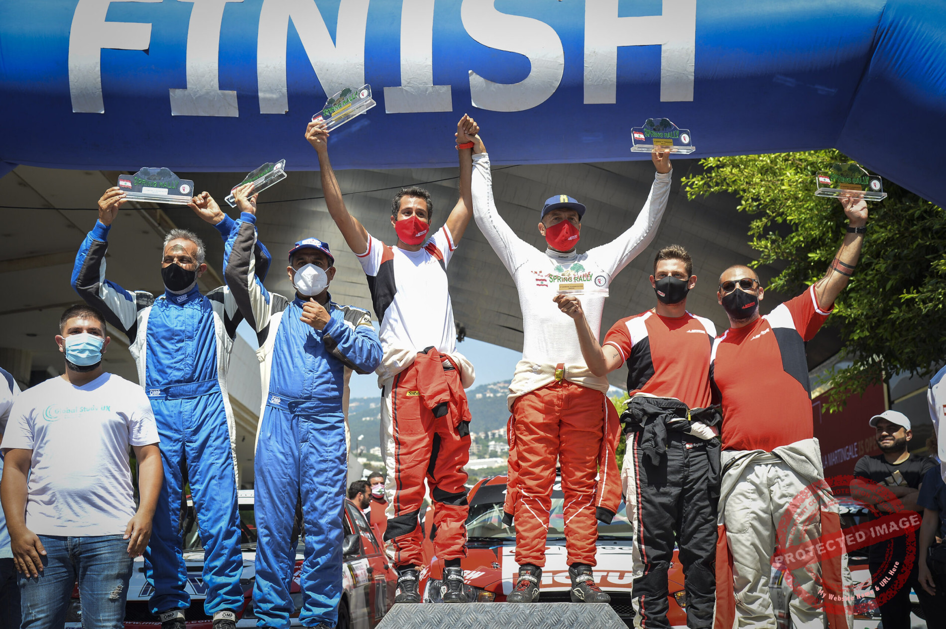 Read more about the article روجيه الفغالي بطل رالي الربيع