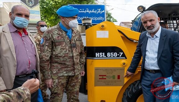 Read more about the article هبة من اليونيفيل الايطالية لبلدية بنت حبيل