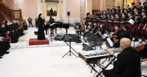 Read more about the article بيروت ترنم وجعها لكنها ترنم رجاءها