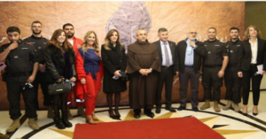 Read more about the article الاب عبود يكرم من قبل ارض المبدعين