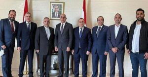 Read more about the article الأب بشارة الخوري يزور خريجي الجامعة في دبي