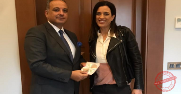 Read more about the article المرتضى تسلم من لبكي نسخة من فيلمها