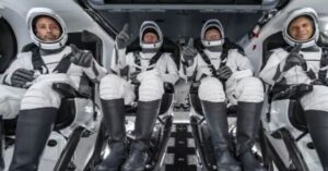 Read more about the article ناسا تطلق أول رحلة سياحية إلى الفضاء