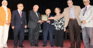 Read more about the article جامعة الجنان تُكرّم سعدي ضنّاوي