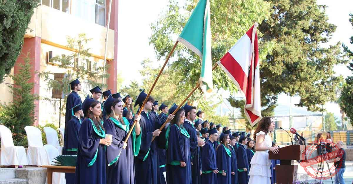 Read more about the article مدرسة يسوع ومريم – الربوة تخرّج طلابها