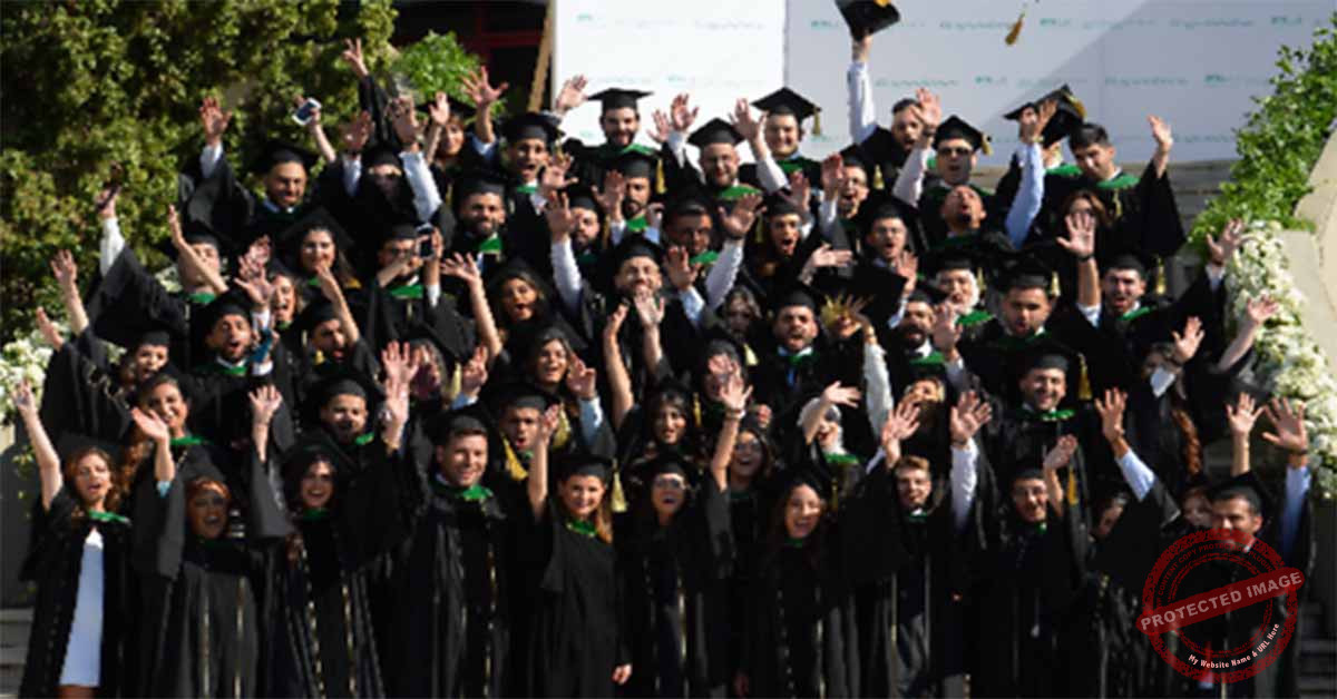 Read more about the article تخريج دفعتين من كلية الطب في LAU