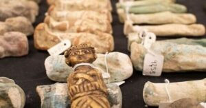 Read more about the article مصر تستعيد من نيويورك قطعاً أثرية