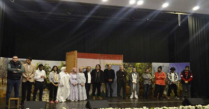 Read more about the article عرض مسرحي لفرقة الفنون الشعبية