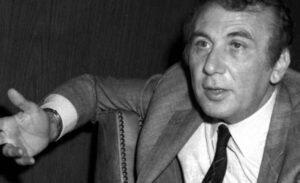Read more about the article نزار قبّاني… عودة إلى لبنان