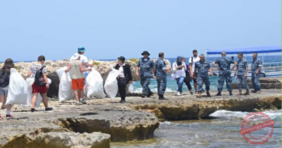 Read more about the article حملتا نظافة على شاطئي الدامور ومحمية جزر النخيل