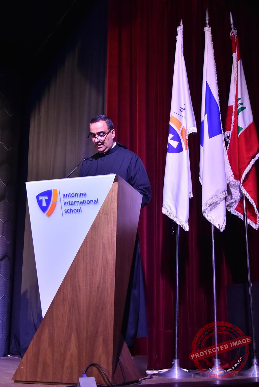 Read more about the article الأب الحاج موسى في حفل تخرج الطلاب :” أريدُ أن تنجحوا عن طريق التَّحدّي”