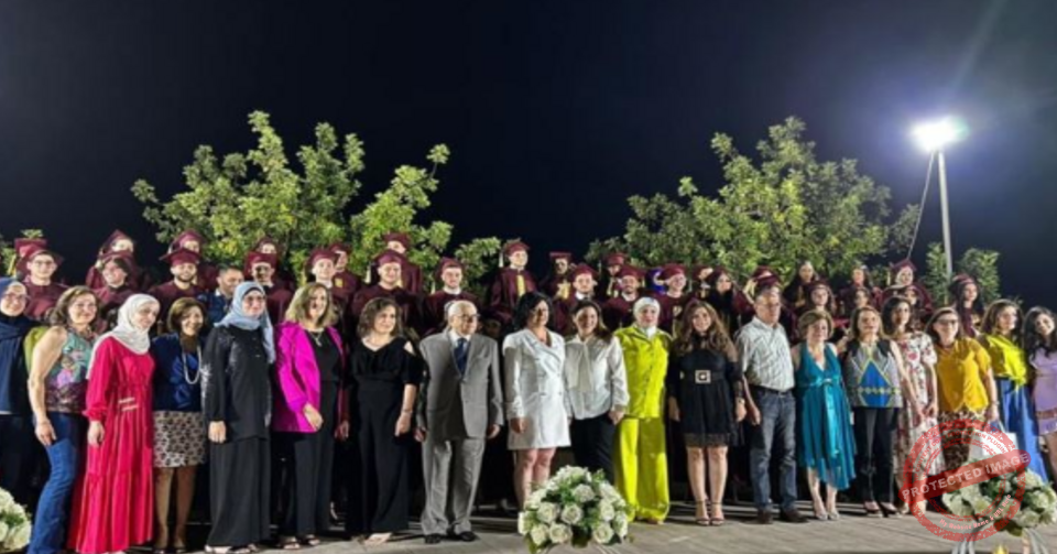 Read more about the article ثانوية الدامور احتفلت بتخريج طلابها