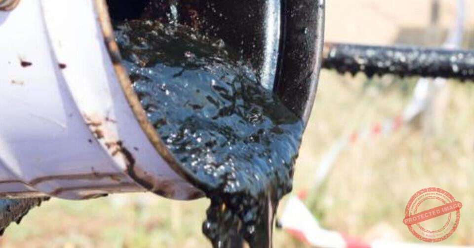 Read more about the article النفط يواصل الهبوط