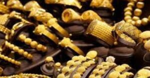 Read more about the article الذهب يفقد بريقه بعد ارتفاع الدولار