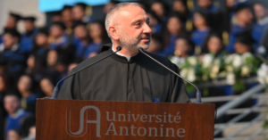 Read more about the article الجامعة الأنطونية تخرج طلاب دفعة 2023