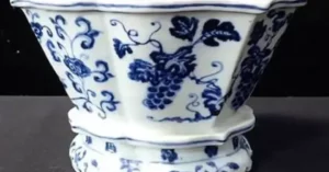 Read more about the article وعاء خزفي صيني يباع بألف ضعف ثمنه