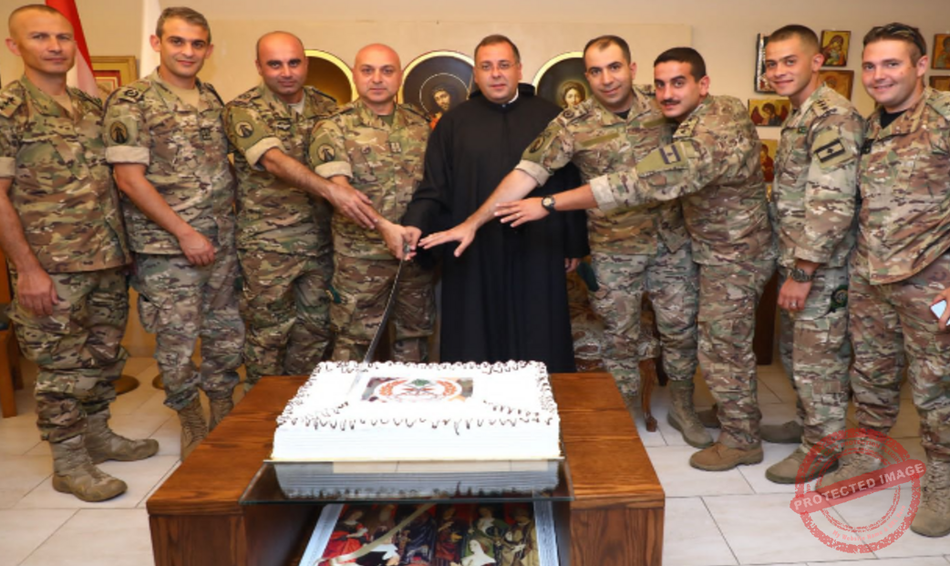 Read more about the article المعهد الفني الانطوني احتفل بعيد الجيش