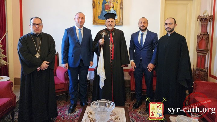 Read more about the article العراق ومسيحيّوه محور لقاء البطريرك يونان وزوّاره