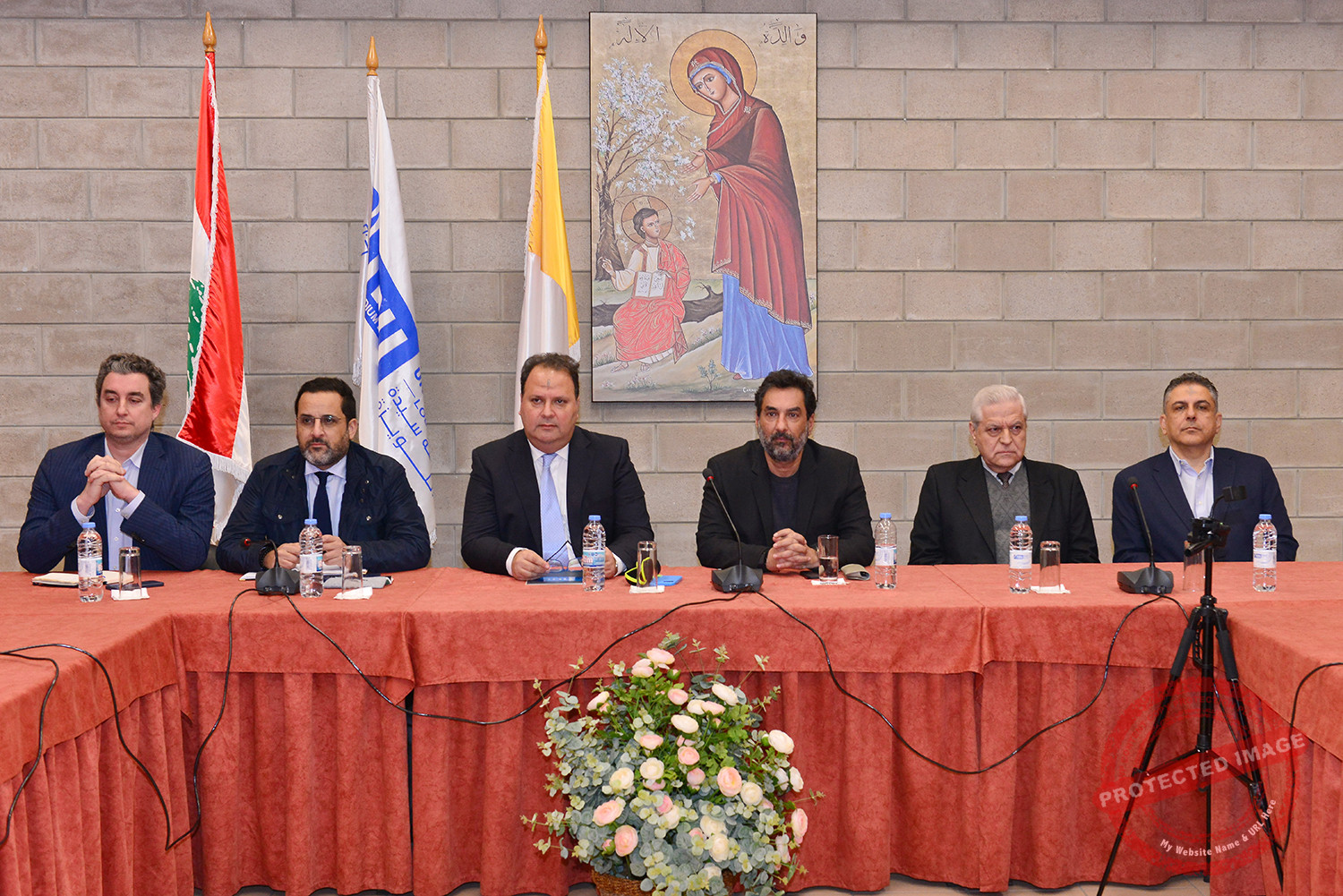 Read more about the article طاولة مستديرة في جامعة سيدة اللويزة