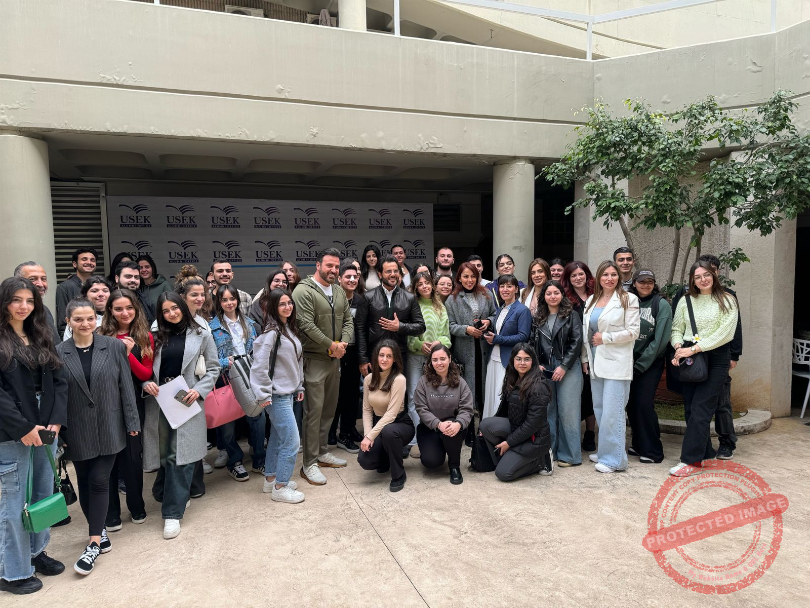 Read more about the article لقاء ملهم بين نيشان ديرهاروتيونيان وطلاب جامعة الروح القدس