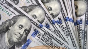 Read more about the article استقرار الدولار