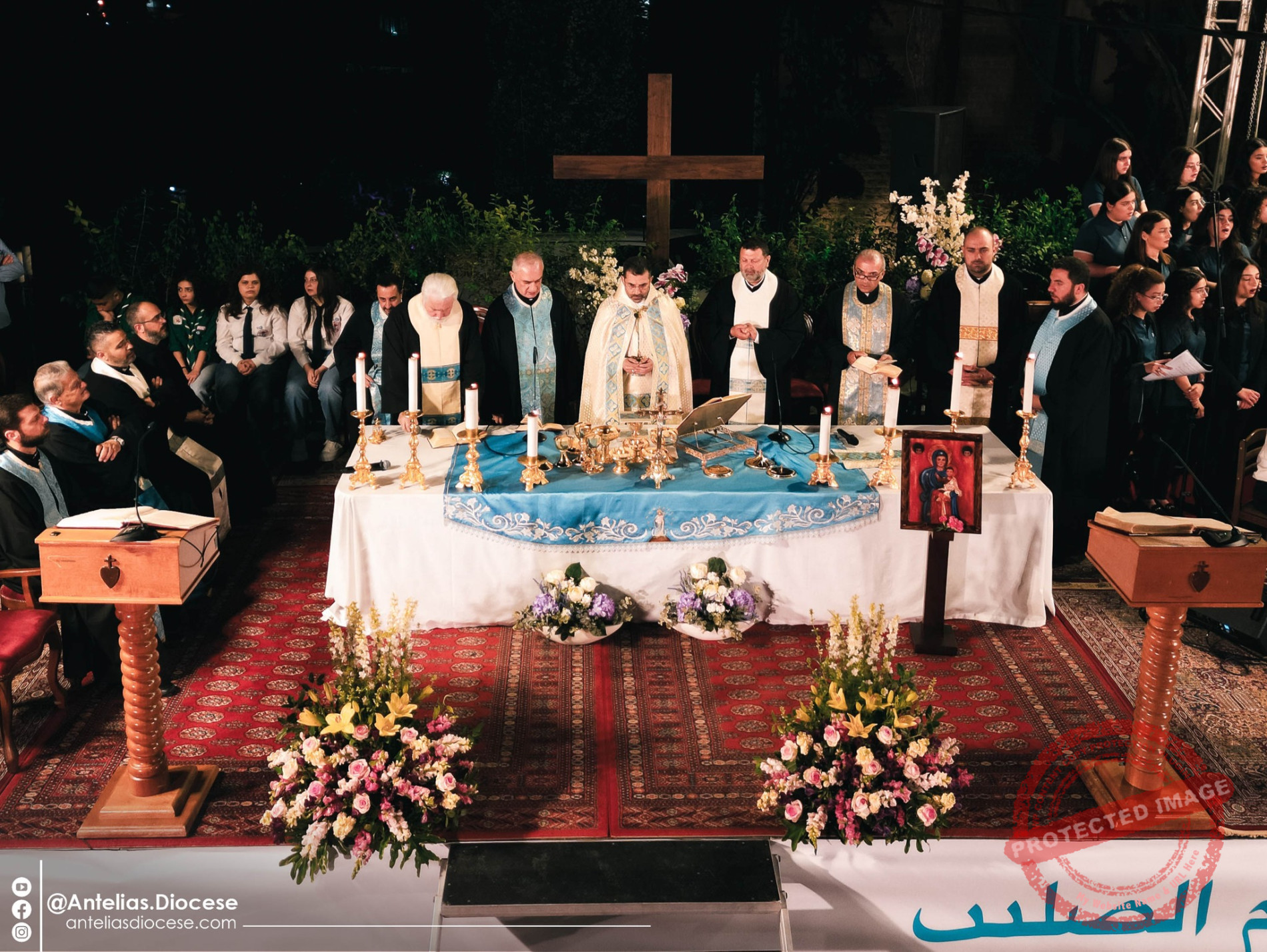 Read more about the article قداس إلهي في كنيسة سيدة النجاة