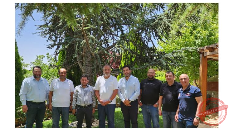 Read more about the article وزير الصناعة: الأولوية المطلقة هي لدعم القطاعات الإنتاجية