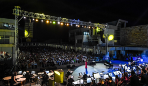 Read more about the article طوجي في قلب جامعة سيدة اللويزة: الفن رسالة عظيمة