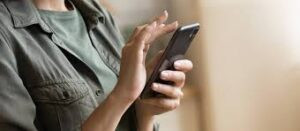 Read more about the article منع استخدام الهواتف في المدارس