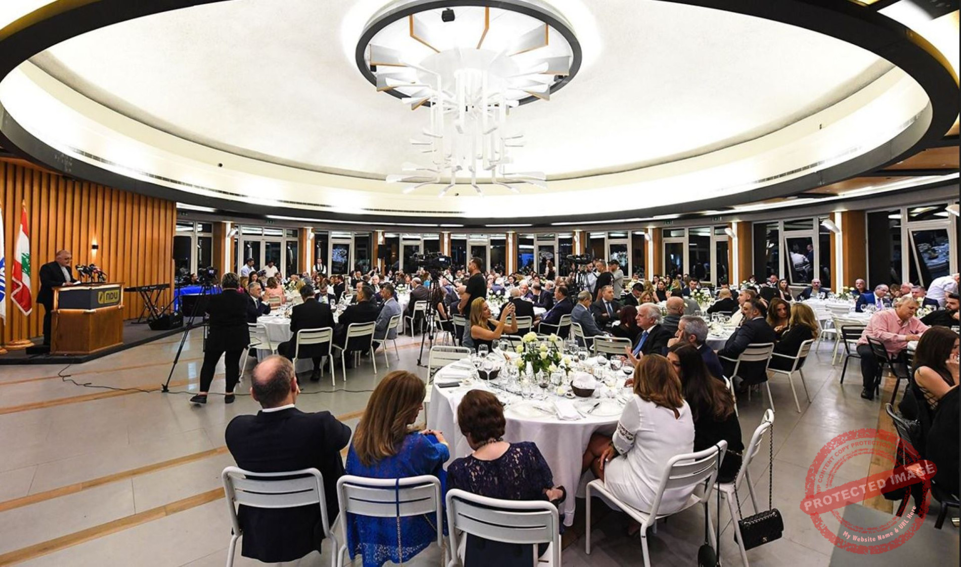 Read more about the article حفل عشاء جامعة سيّدة اللويزة السنوي لأهل الإعلام والصحافة