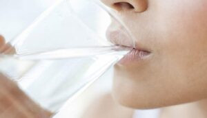 Read more about the article أهمية شرب الماء في الصباح