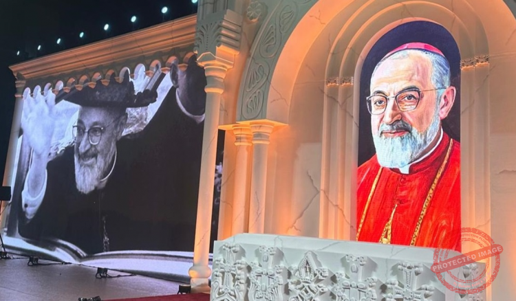 Read more about the article ثمان البطريرك أغاجانيان في طريقه الى بيروت