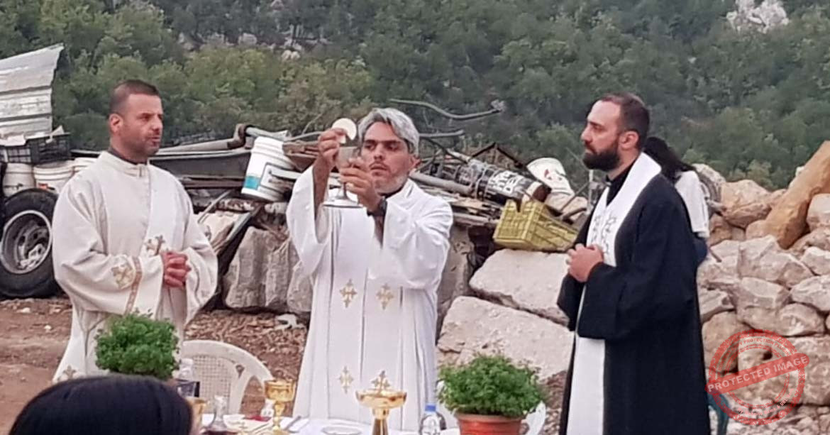 Read more about the article قداس عيد ارتفاع الصليب -عشقوت (بالصّوَر والفيديو)