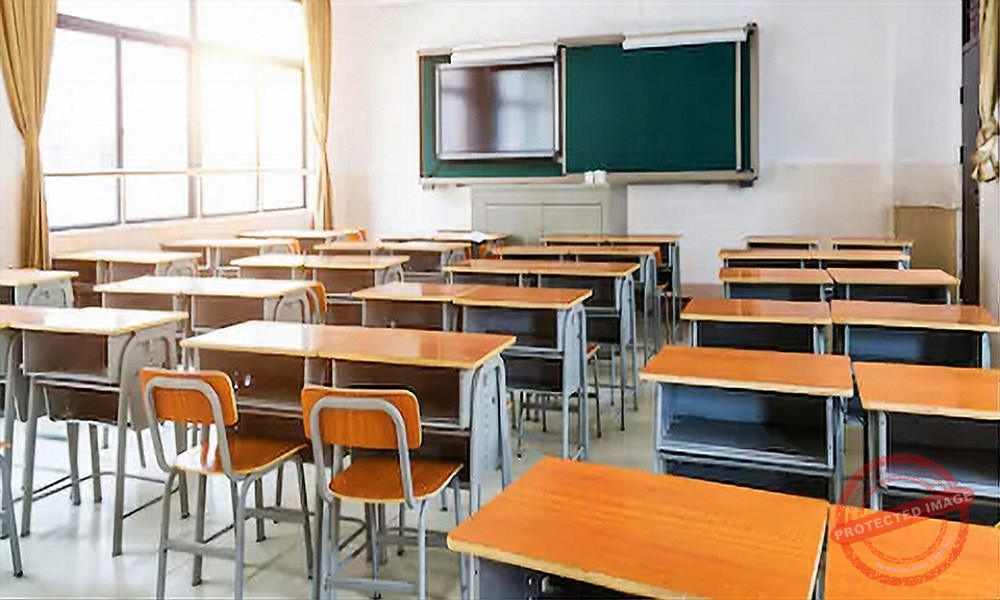 Read more about the article وزير التربية وقرار جديد