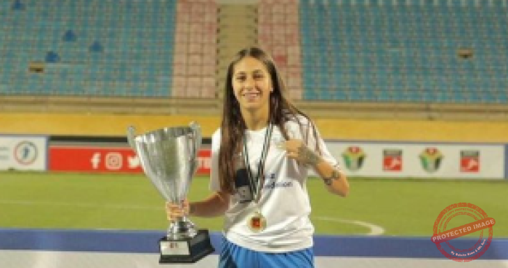 Read more about the article سيلين حيدر حديث الناس