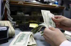 Read more about the article الدولار يعاود الارتفاع