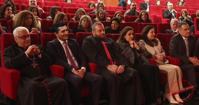 Read more about the article الحكمة احتفلت بالميلاد في حضور المطران عبد الساتر