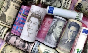 Read more about the article استقرار أسعار الدولار واليورو
