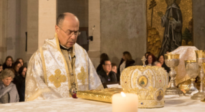 Read more about the article المطران حداد ترأس في مغدوشة قداسا من اجل السلام