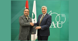 Read more about the article إتفاقية منح جامعية بين LAU ومؤسسة “بدر”