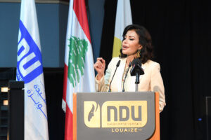 Read more about the article حفل عيد الأمّ في جامعة سيدة اللويزة