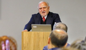 Read more about the article كلية الطب في جامعة Baylor الأميركية كرمت الدكتور فيليب سالم