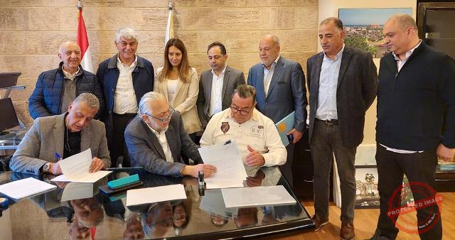 Read more about the article توقيع اتفاقية حديقة “محمد زيدان” في بلدية صيدا