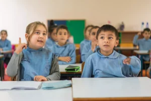Read more about the article وزارة التربية: تطلب إخلاء المدارس ومجمّع الحريري الجامعي في الحدث
