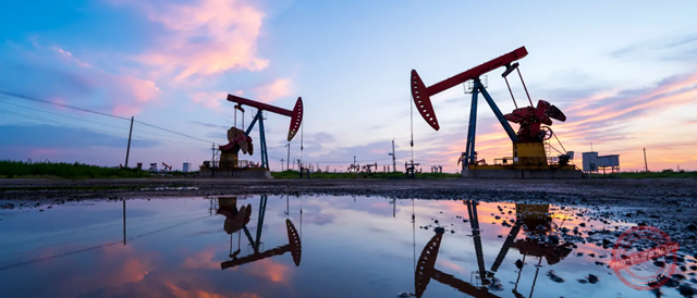 Read more about the article النفط يرتفع مع ضعف الدولار