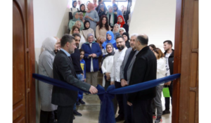 Read more about the article ثانوية “السفير” افتتحت معرض الربيع “عطر الانامل”