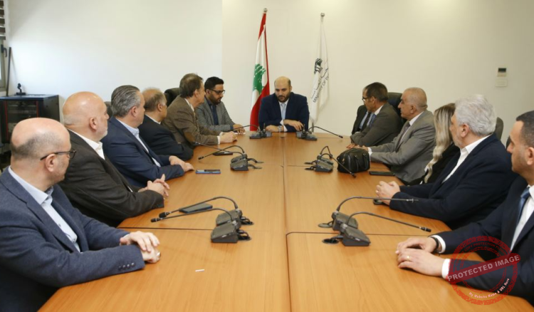 Read more about the article وزير الصحة عرض أوضاع مستشفى دير القمر