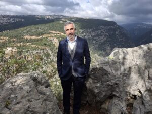 Read more about the article الانتِماءُ والارتِقاءُ في مادَّةِ الرَّيحانيّ الروحيّةِ